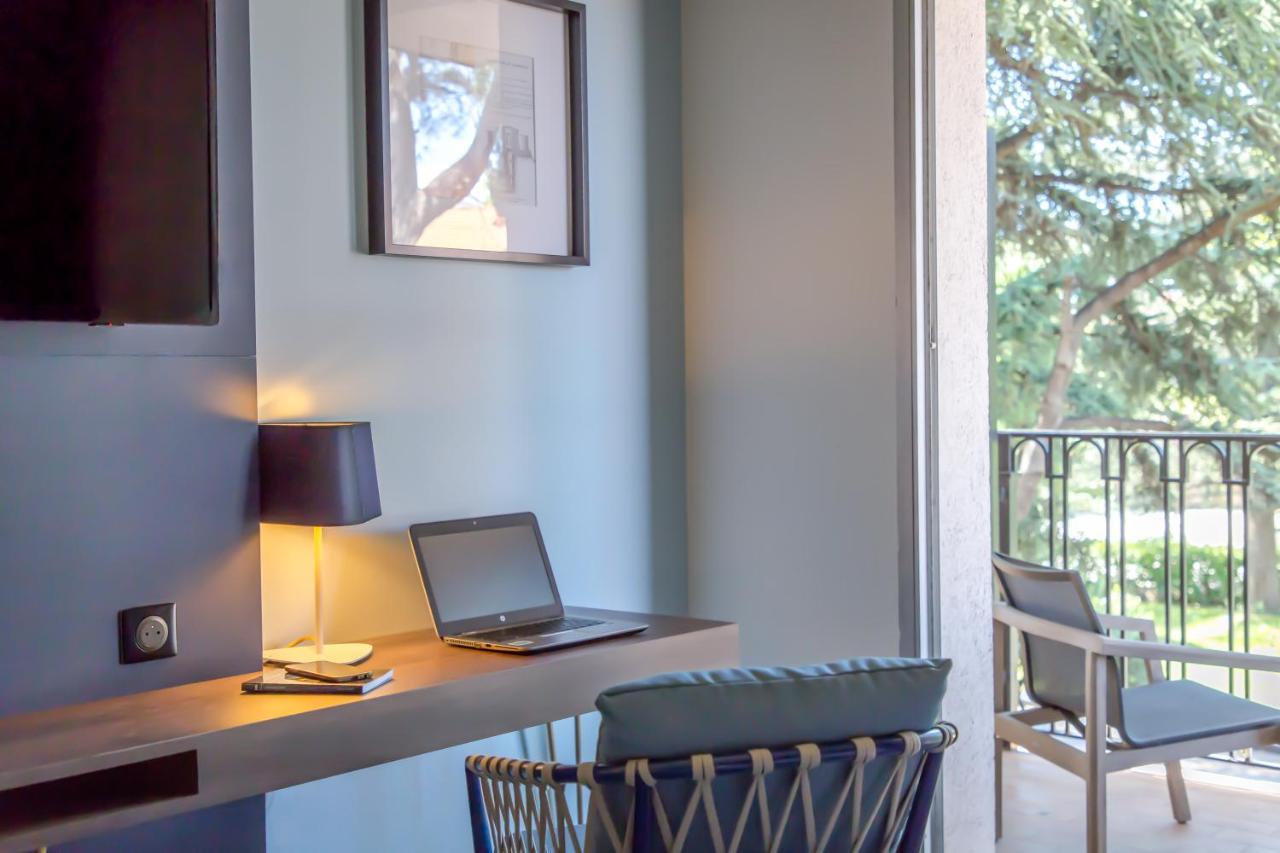 Mercure Centre Bompard La Corniche Hotel 4*