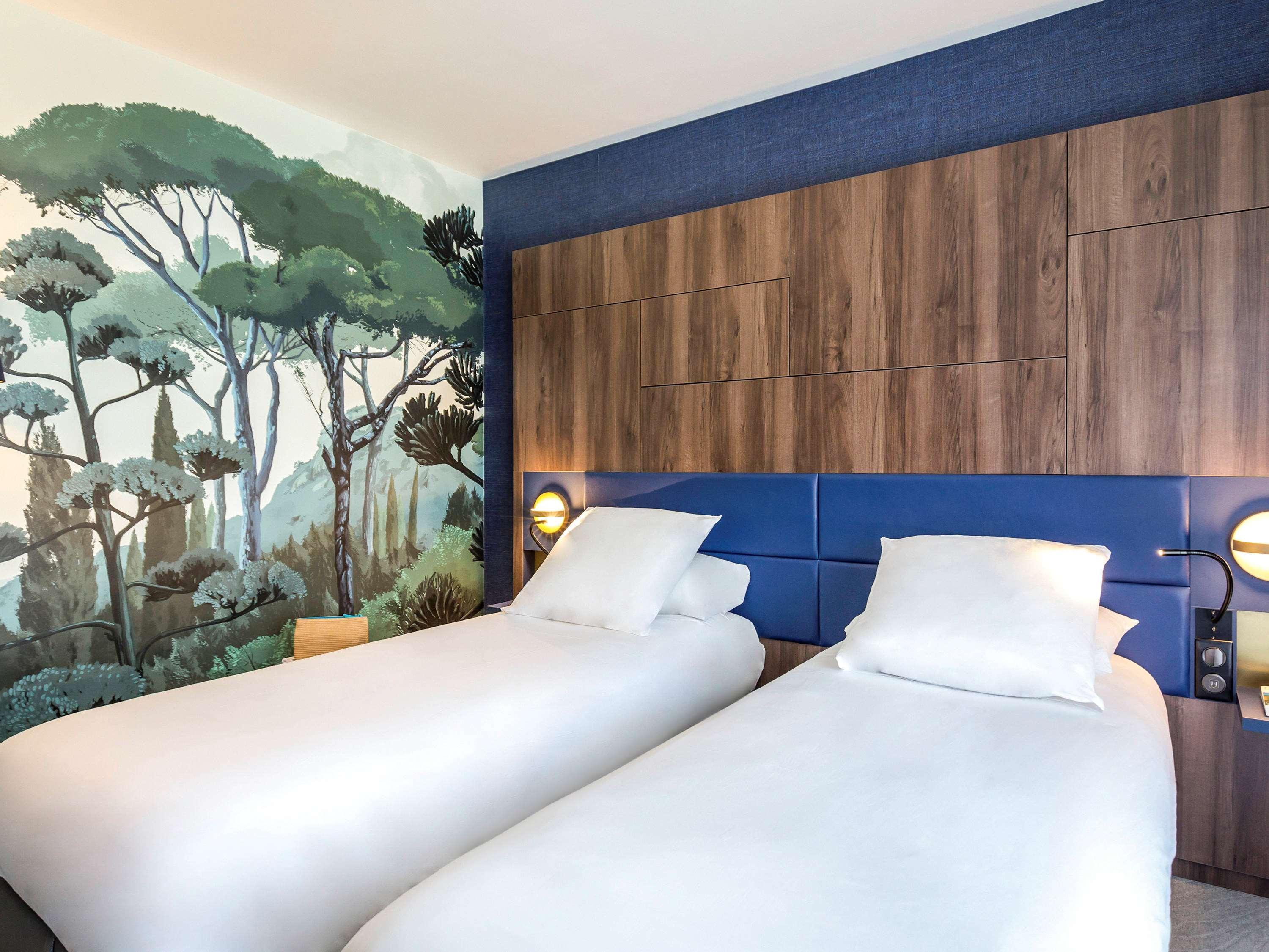 Mercure Centre Bompard La Corniche 4*