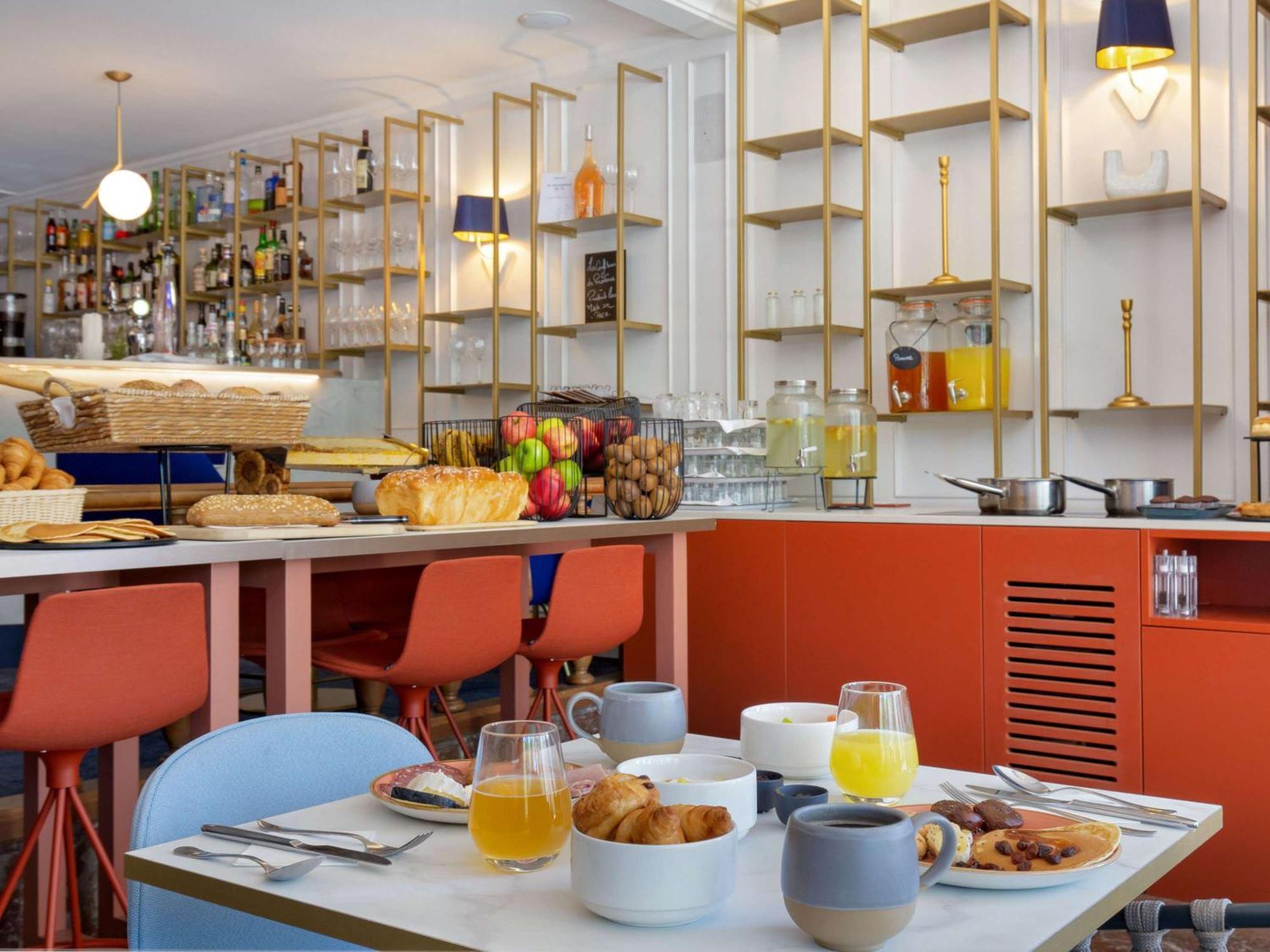Mercure Centre Bompard La Corniche Hotel 4*